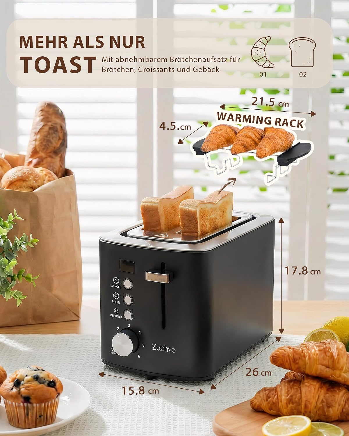 Schwarzer Toaster mit Toastscheiben, Erwärmungsaufsatz, Maßen und Backwaren auf Holztisch.