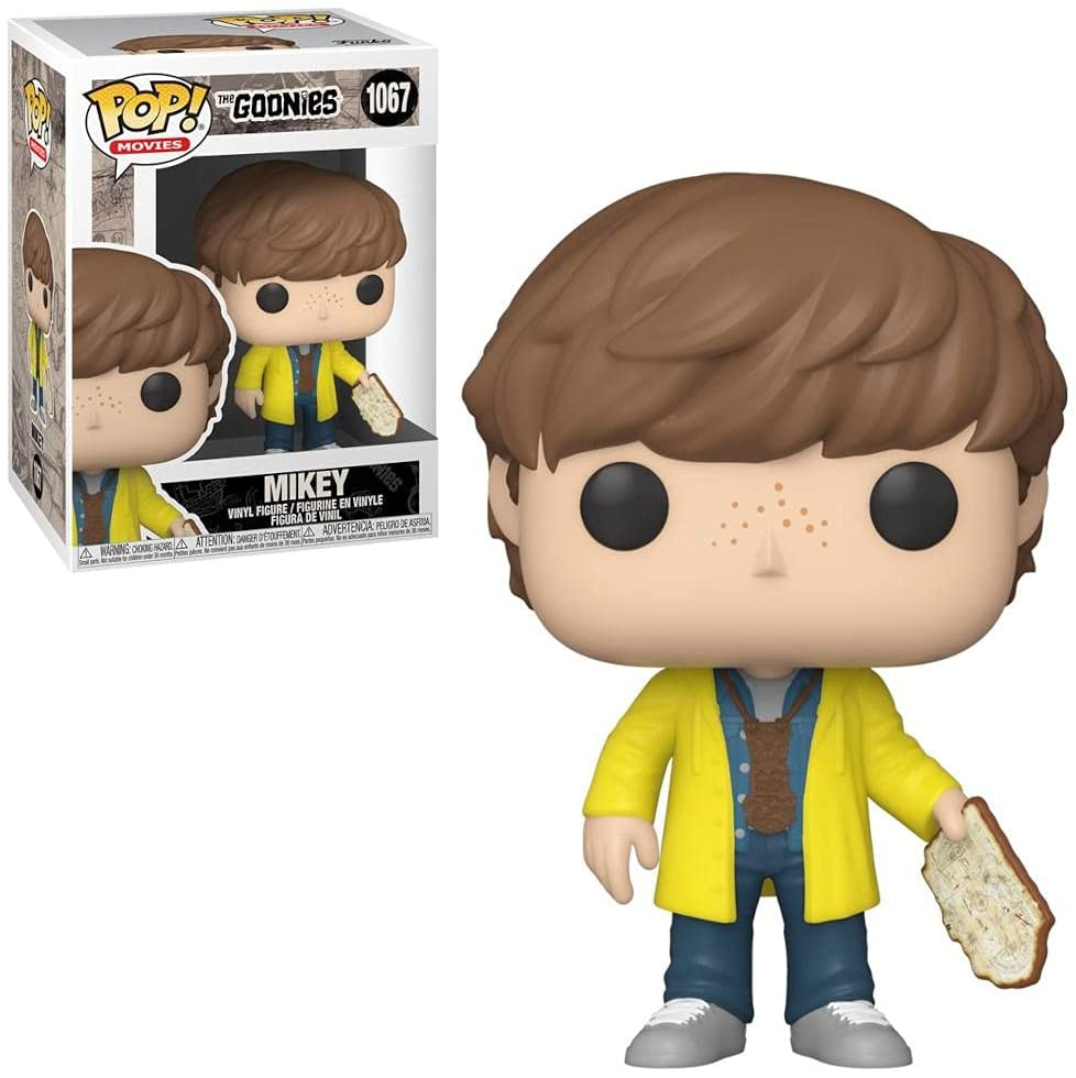 Funko Pop Mikey Figur aus The Goonies mit gelber Jacke und Schatzkarte, stehend neben seiner Verpackung.