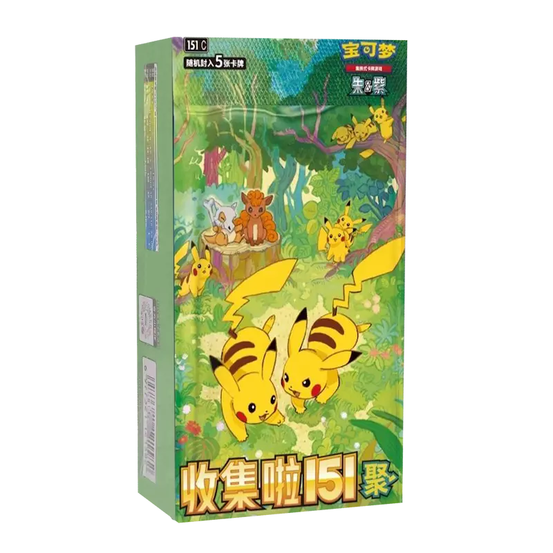 Grüne Pokémon-Sammelkartenspielverpackung mit Pikachu und anderen Charakteren in einem Wald.