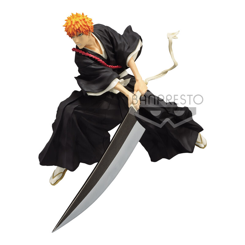 Figura de anime de Ichigo Kurosaki con ropa negra empuñando una gran espada en pose de ataque.