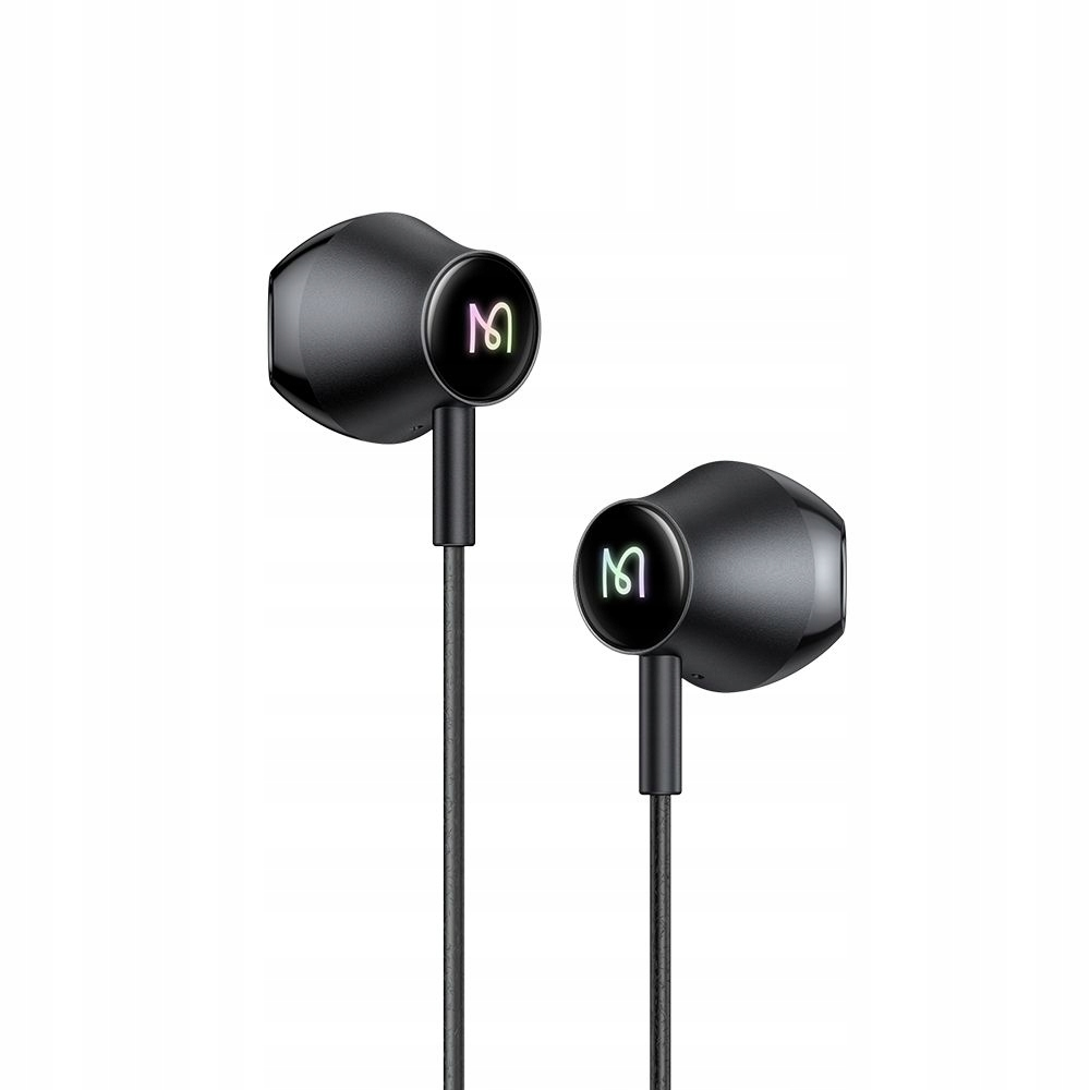 Auricolari con cavo nero e logo del marchio su sfondo bianco.