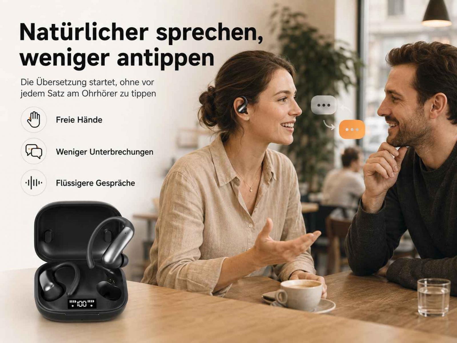 Eine Frau mit Ohrhörern spricht in einem Café mit einem Mann, daneben ist das Ladecase zu sehen.