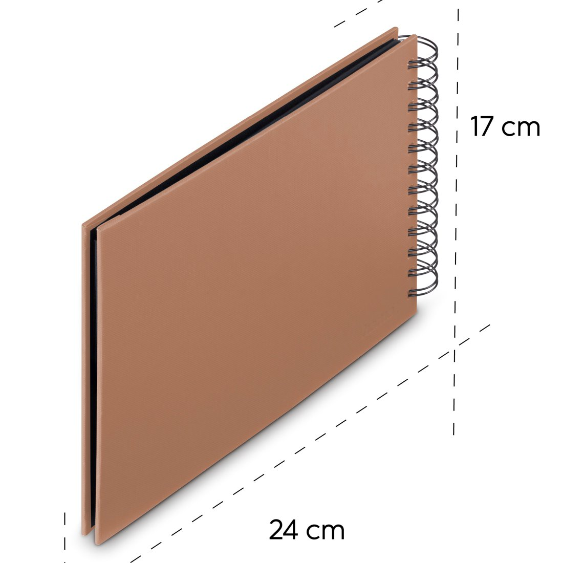 Brązowy notes w kratkę o wymiarach 24 cm na 17 cm na białym tle.