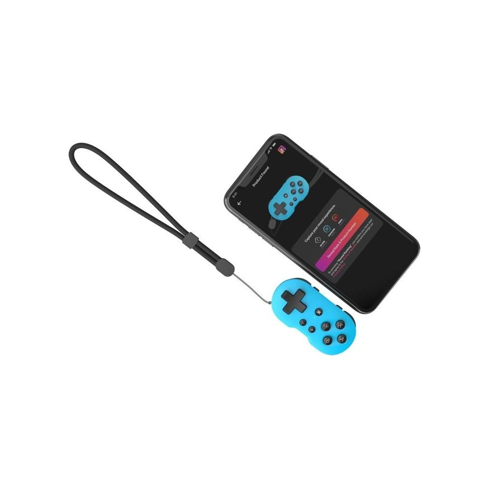 Ein Smartphone und ein kleiner blauer Gamecontroller mit schwarzem Trageband vor weißem Hintergrund.