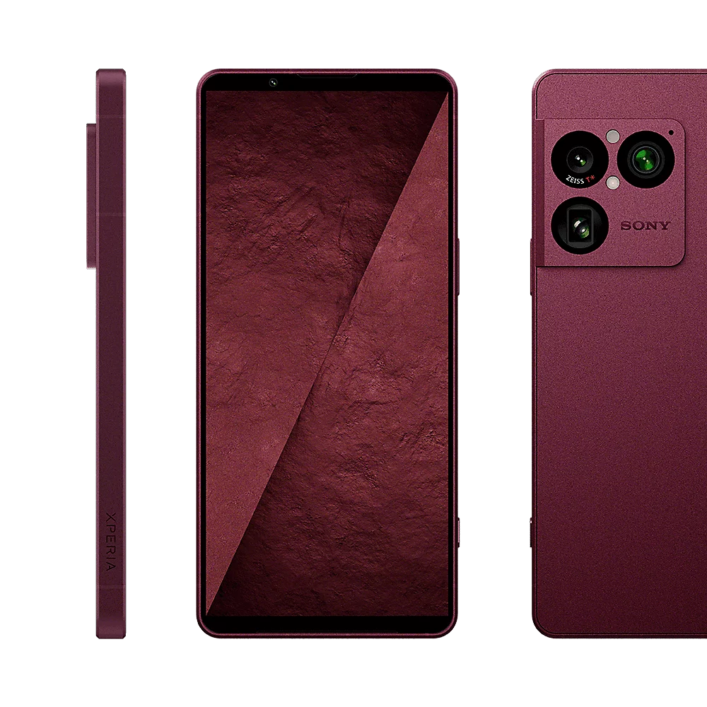 Drei Ansichten eines dunkelroten Sony Xperia Smartphones mit Seitenprofil, Display und Dreifach-Rückkamera.