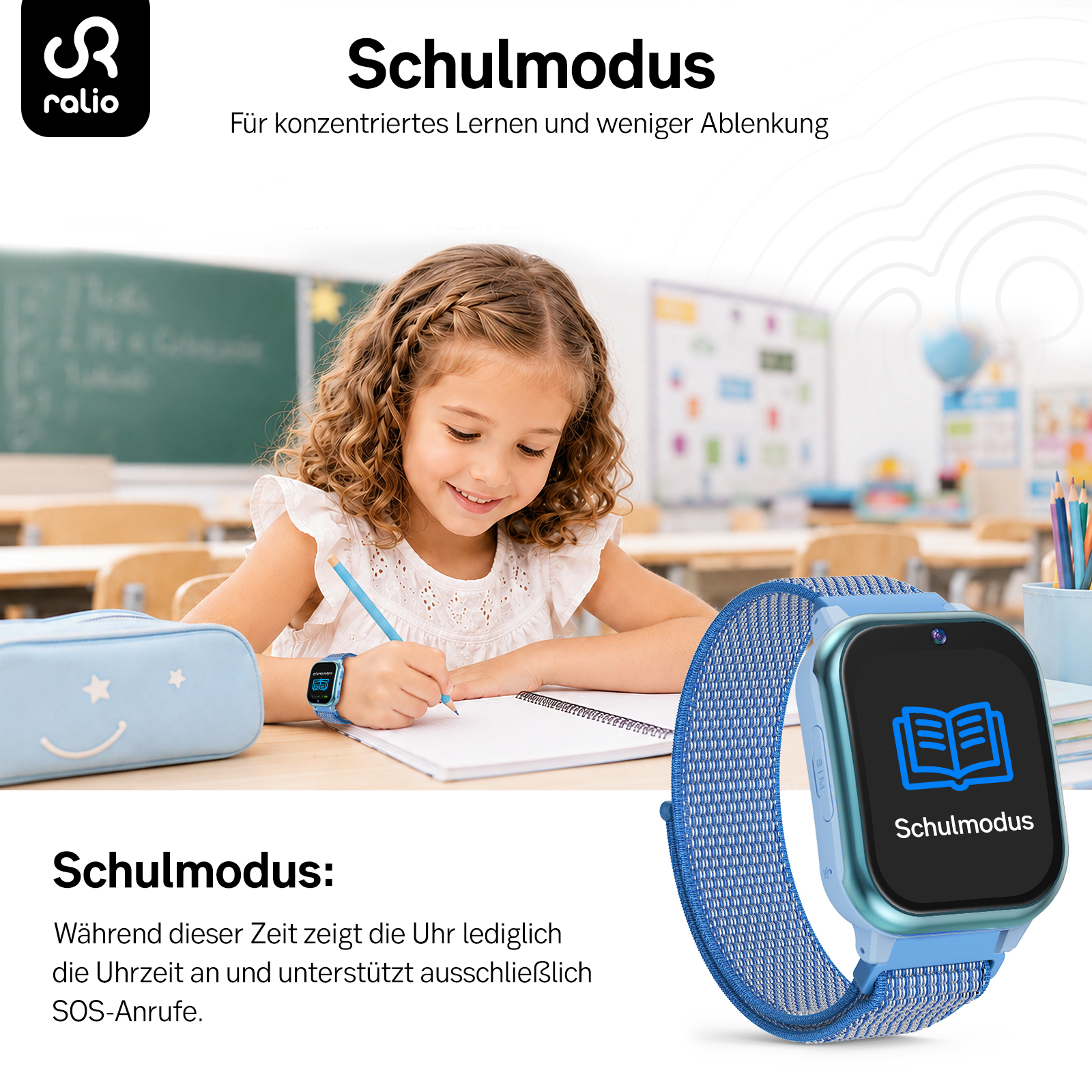 Ein junges Mädchen schreibt in ein Heft in einem Klassenzimmer, mit einer blauen Smartwatch im Vordergrund.