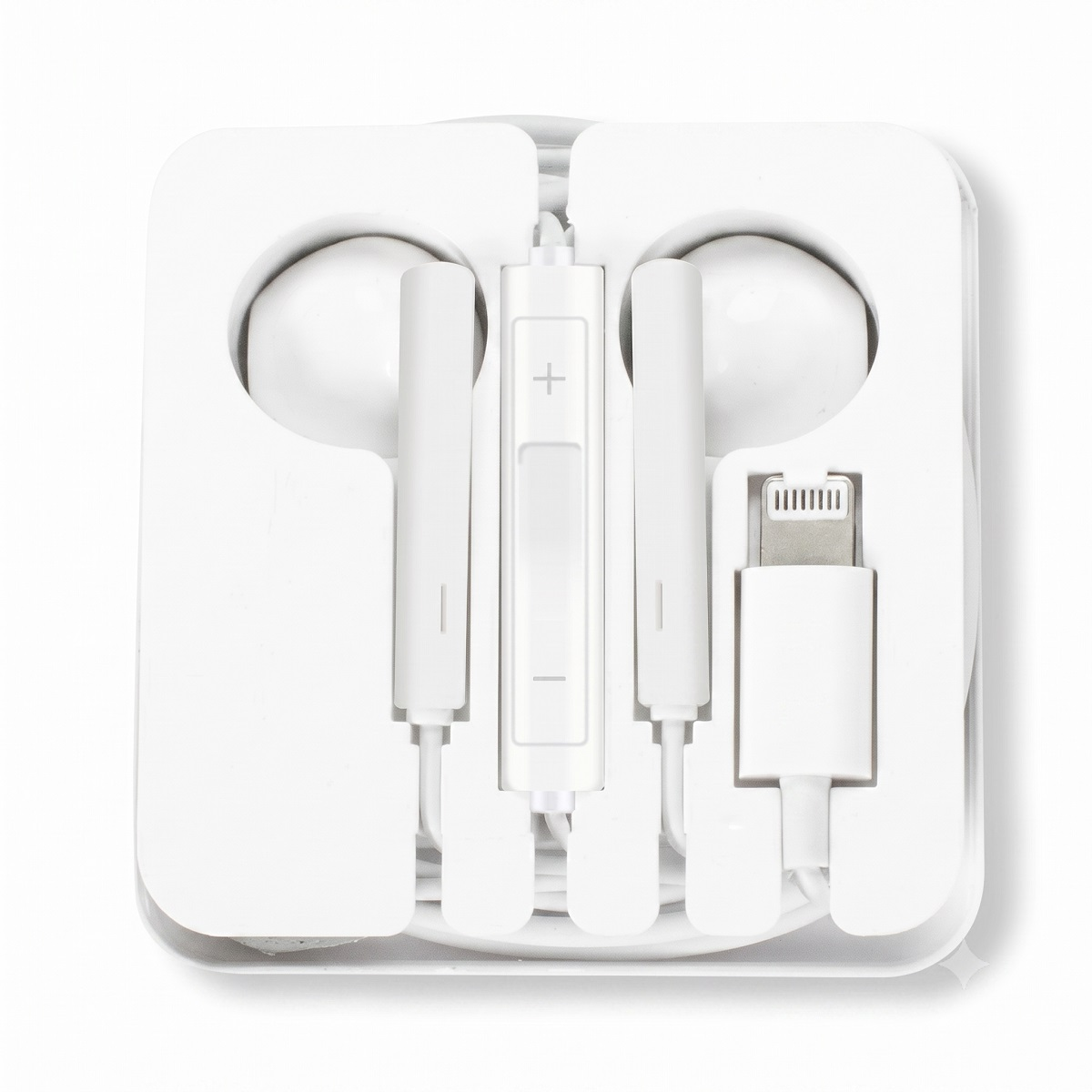 Auricolari con filo bianchi con connettore Lightning confezionati in una custodia di plastica.