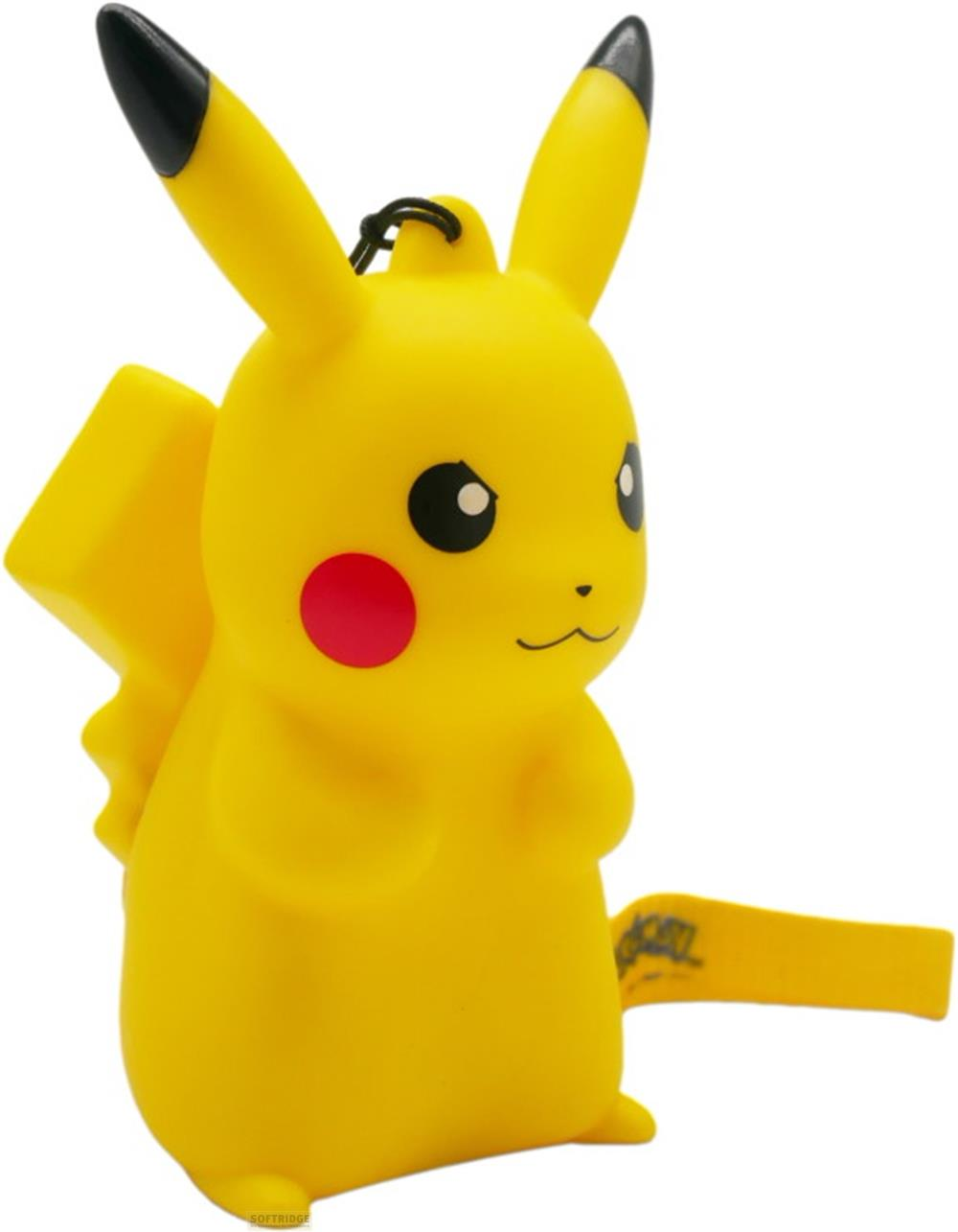 Gelbe Pikachu-Figur aus Gummi mit roten Wangen, schwarzen Ohrspitzen und einem schwarzen Band auf weißem Grund.