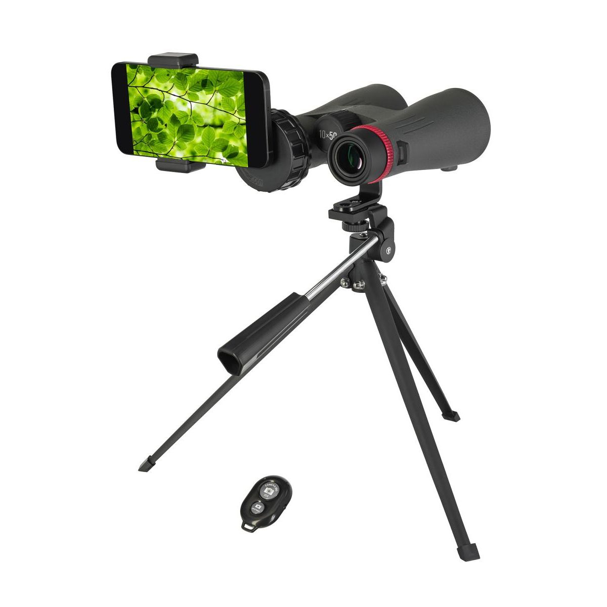 Schwarzes Fernglas mit Smartphone-Halterung auf einem Stativ, daneben eine kleine Fernbedienung vor weißem Hintergrund.