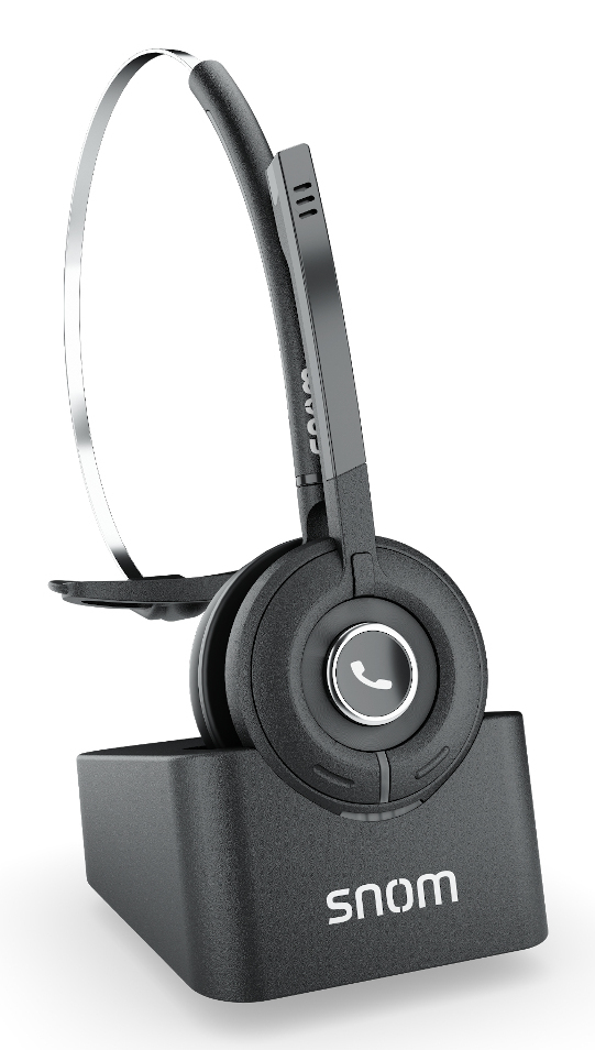 Un auricolare nero Snom con base di ricarica su sfondo bianco.