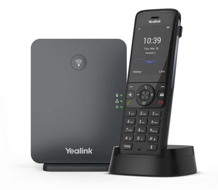 Ein schwarzes Yealink-IP-Telefon mit Basisstation und Ladegerät auf weißem Grund.
