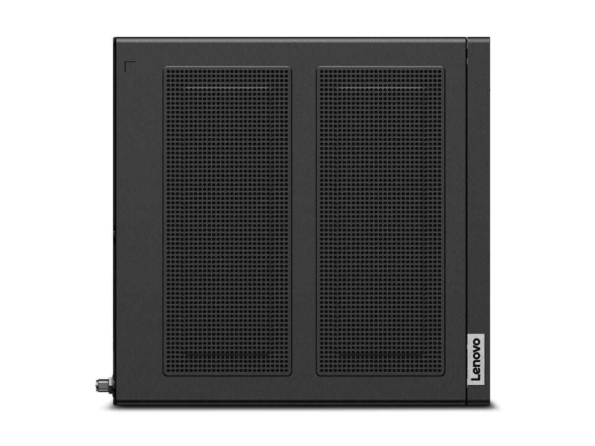 Gabinete de PC Lenovo negro con dos grandes paneles de rejilla perforados y un logotipo blanco abajo a la derecha, fondo blanco.