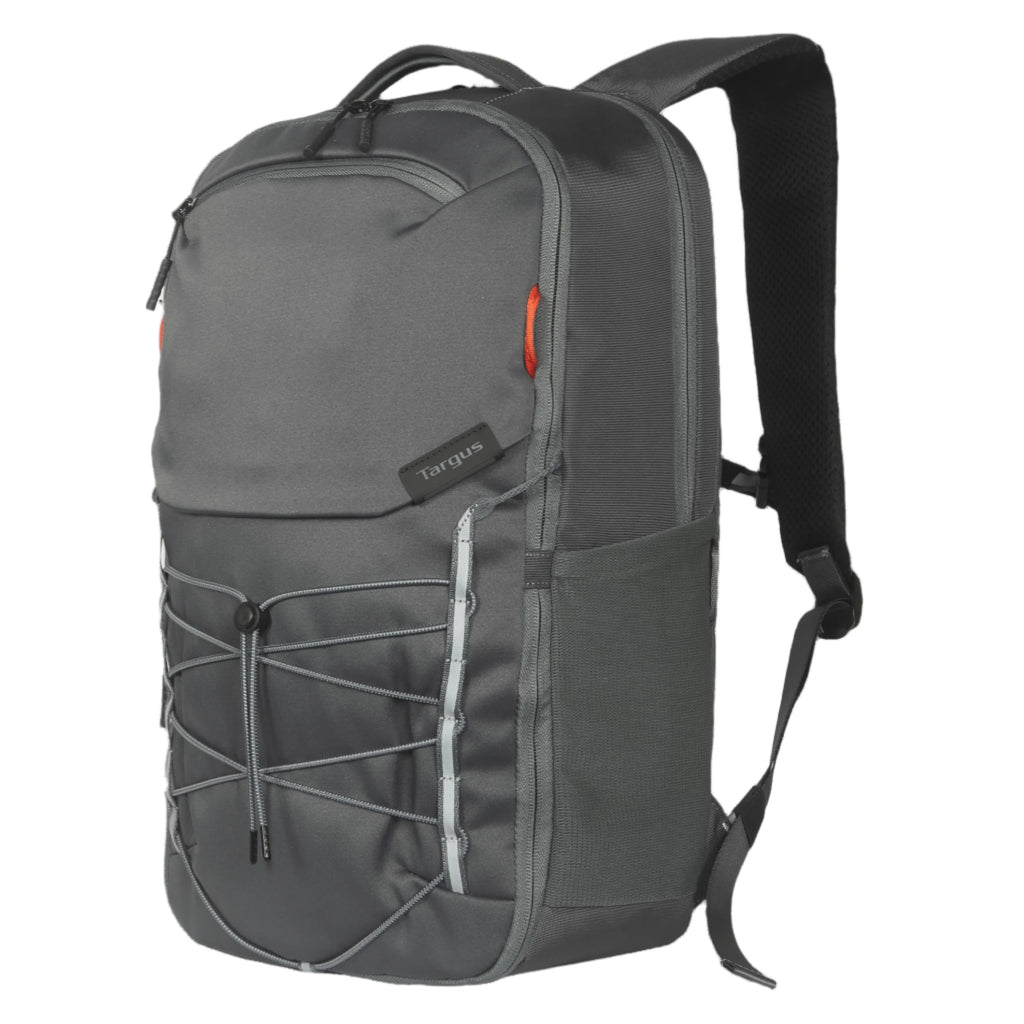 Una mochila gris de Targus con cordón elástico frontal y logotipo sobre fondo blanco.
