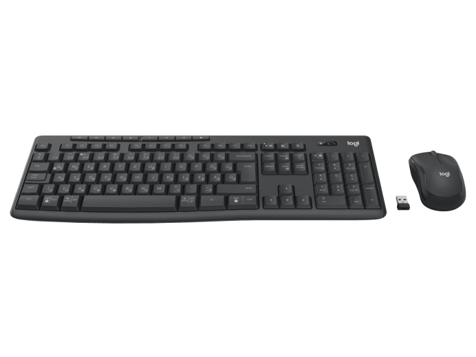 Una tastiera Logitech nera, un mouse wireless e un piccolo ricevitore USB su sfondo bianco.