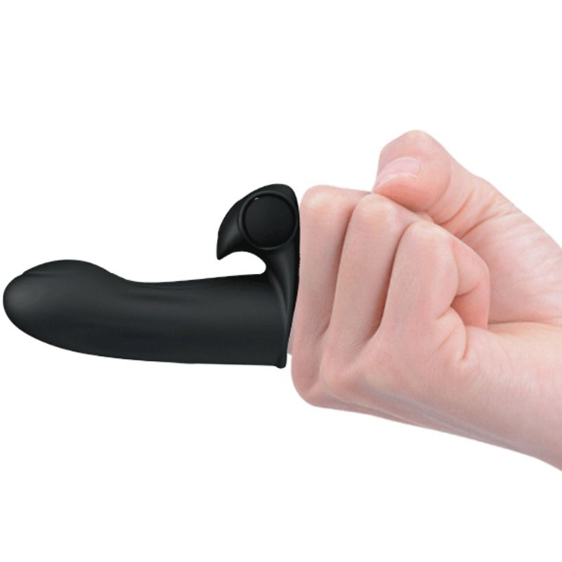 Eine Hand hält ein schwarzes, ergonomisches Sexspielzeug mit einem Ring auf einer weißen Hintergrund.