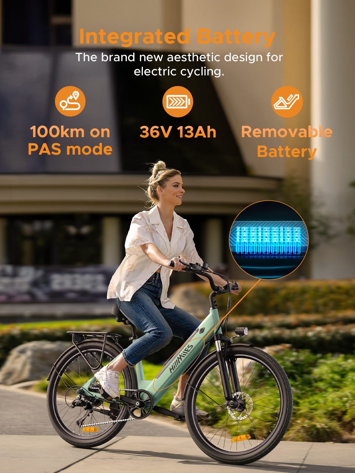 Una mujer monta en una e-bike HillMiles verde, anunciada con batería integrada y 100km de autonomía.