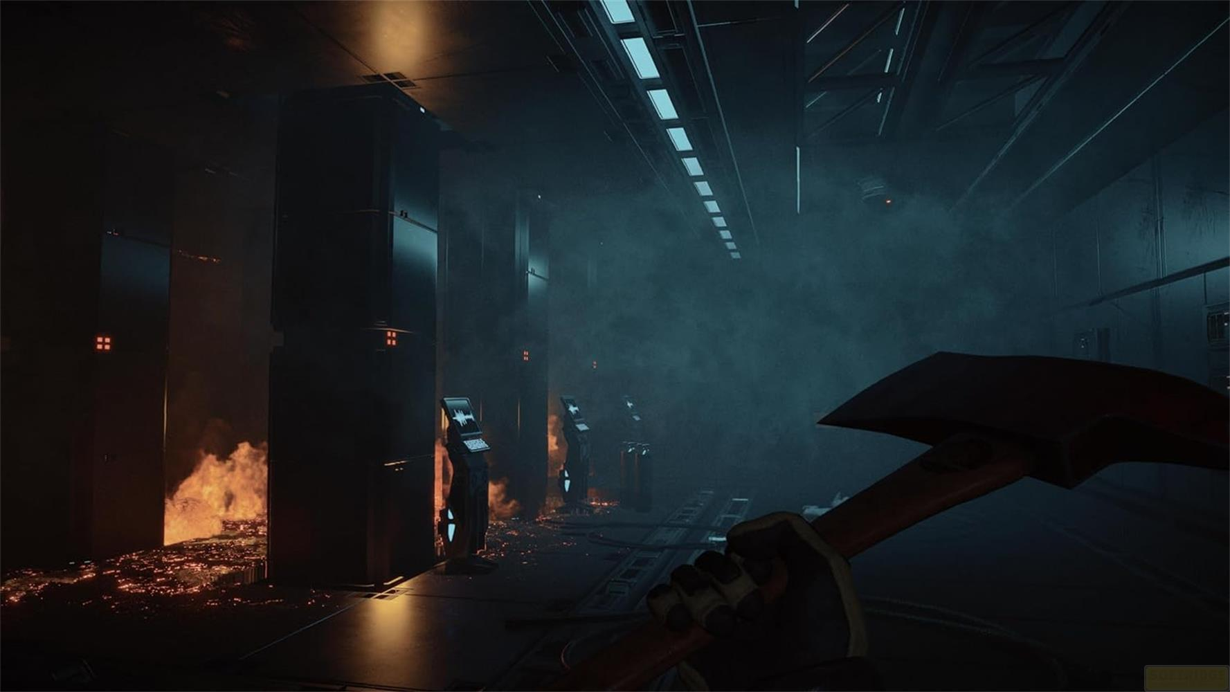 Ein dunkler, rauchiger Sci-Fi-Raum mit Feuer im Hintergrund und einer Axt im Vordergrund.