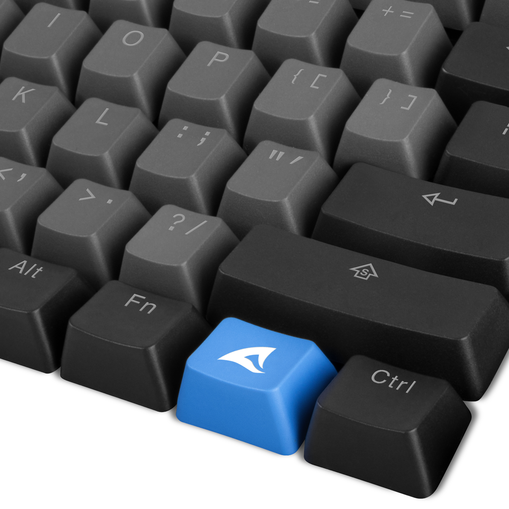 Eine schwarze Computertastatur mit einer blauen Taste, die ein weißes Logo zeigt.
