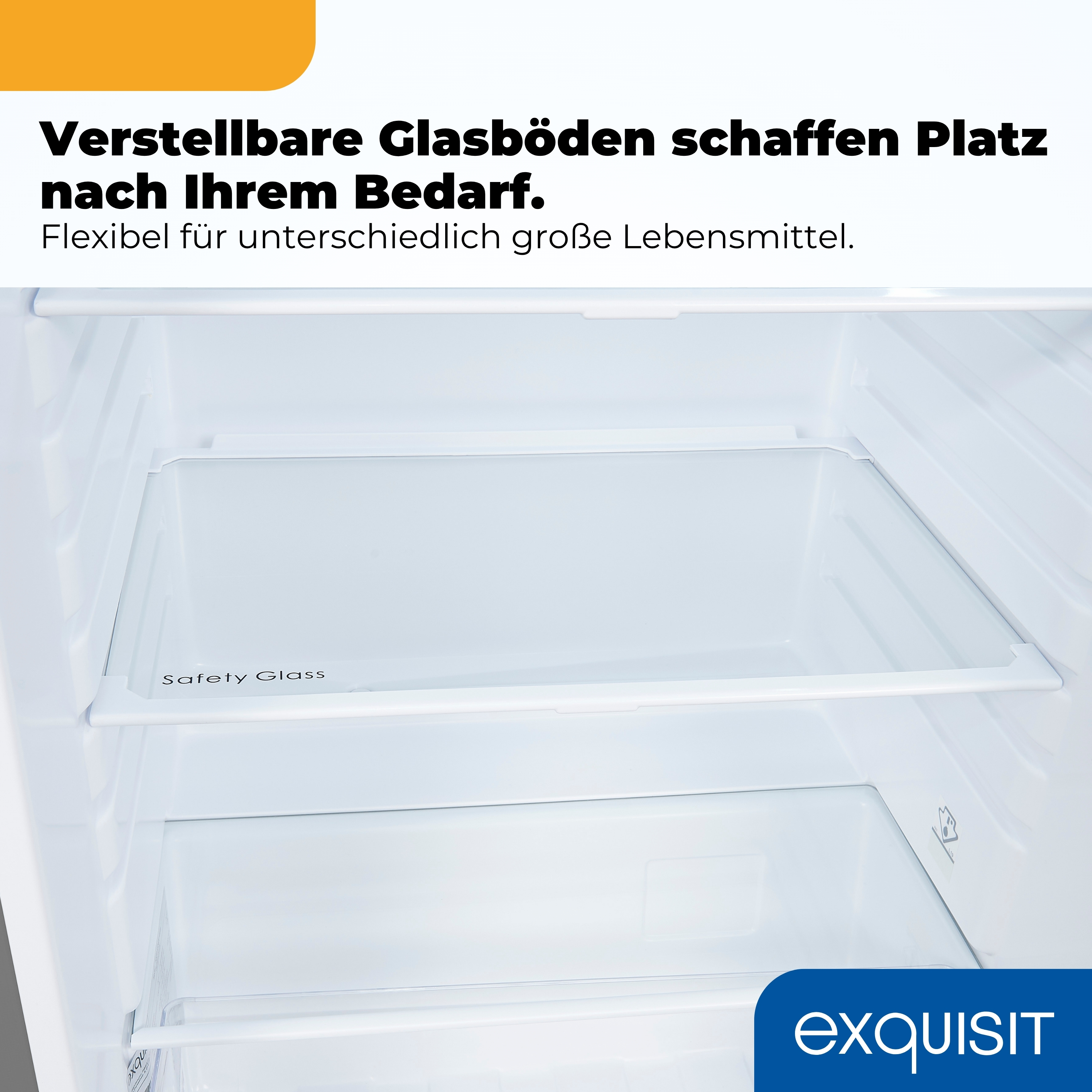 Innenansicht eines leeren weißen Kühlschranks mit verstellbaren Sicherheitsglasböden und einem Gemüsefach unten.