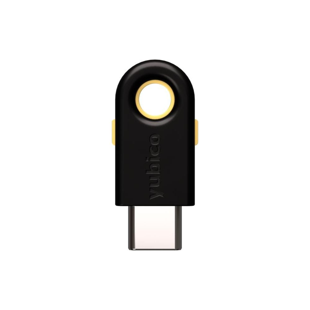 Ein schwarzer Yubico USB-C Sicherheitsschlüssel mit goldenem Ring auf weißem Hintergrund.