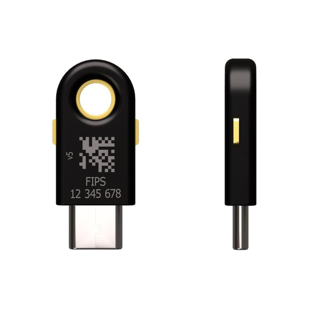 Ein schwarzer USB-C-Sicherheitsschlüssel mit goldenen Akzenten und gedruckten Nummern, von vorne und der Seite gezeigt.