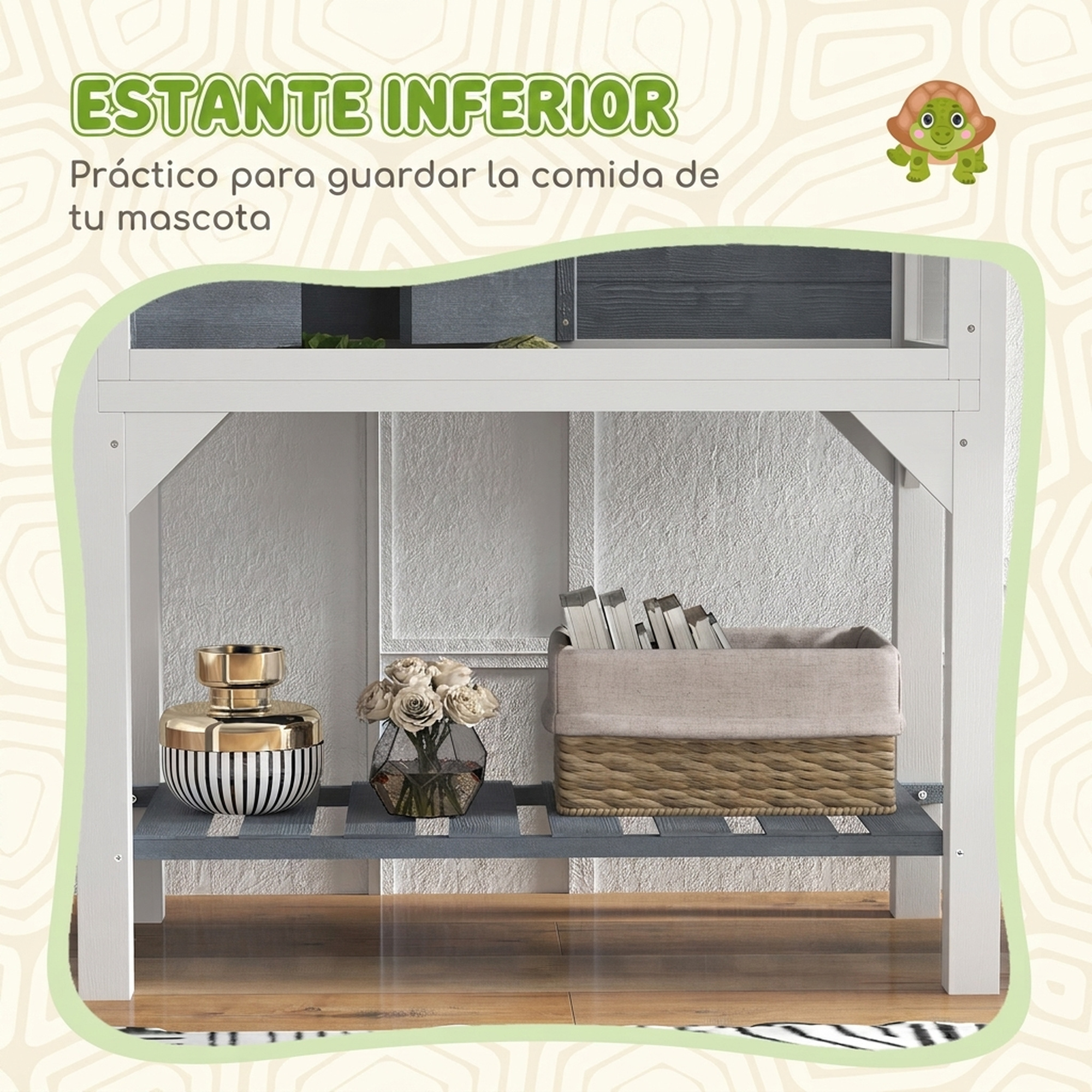 Estante inferior con un florero a rayas, flores y una cesta tejida.
