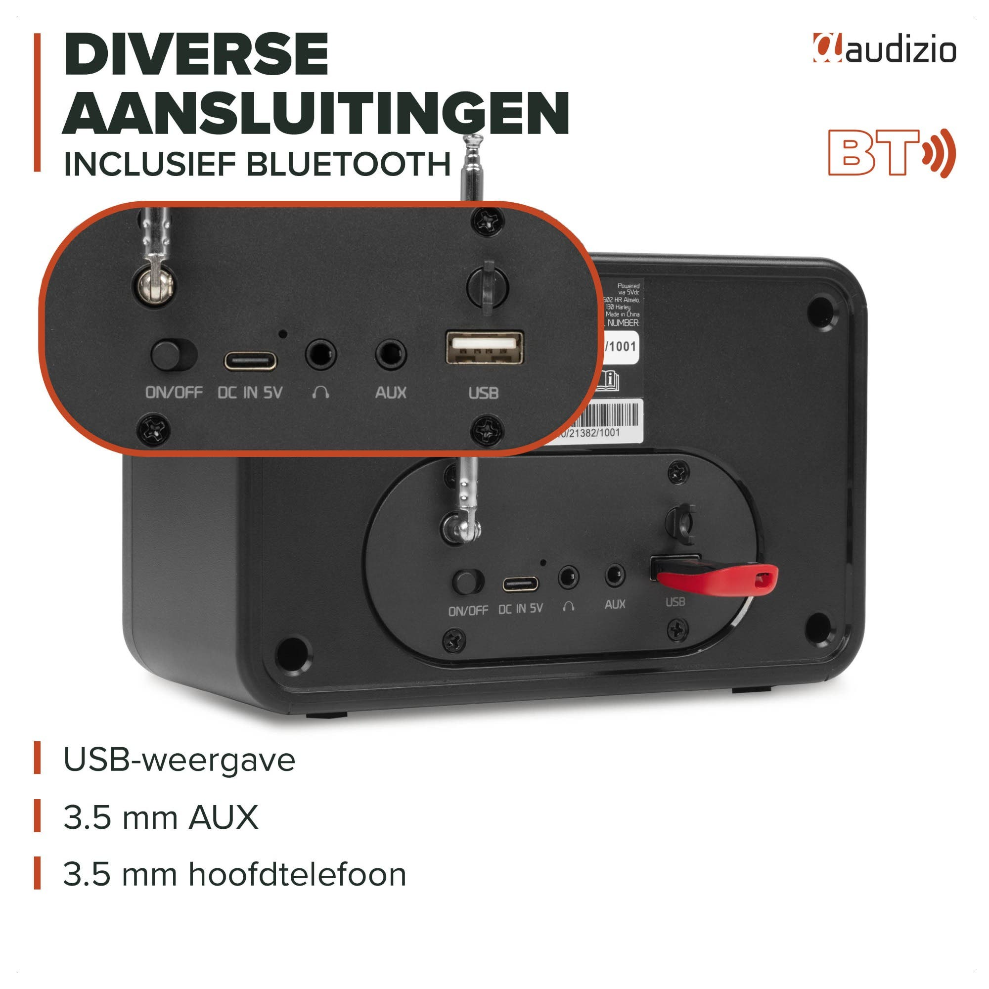 Panel trasero de una radio Audizio negra con puertos de alimentación, USB, AUX y auriculares, y un pendrive rojo insertado.