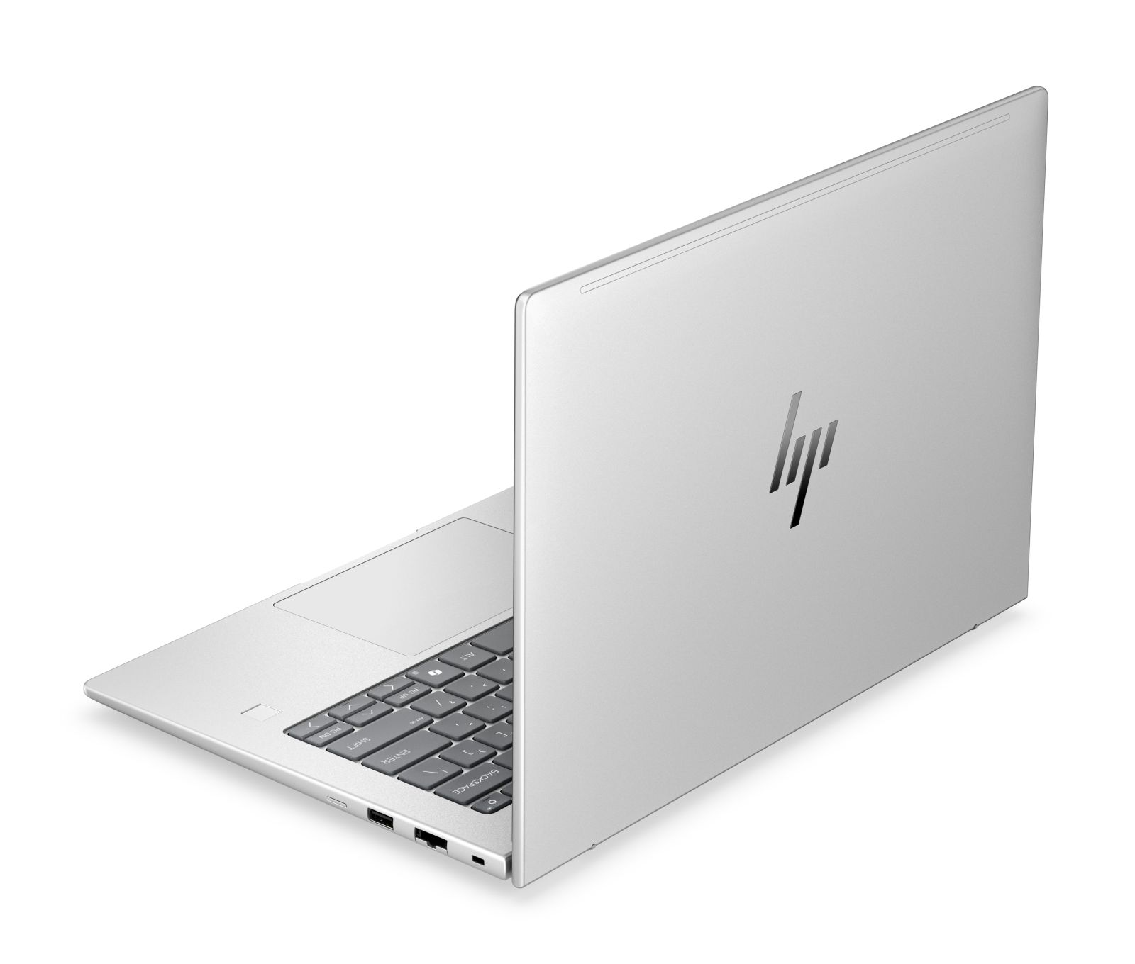 Ein silberner Laptop mit HP-Logo, Blick auf die Tastatur und Anschlüsse an der Seite auf weißem Hintergrund.