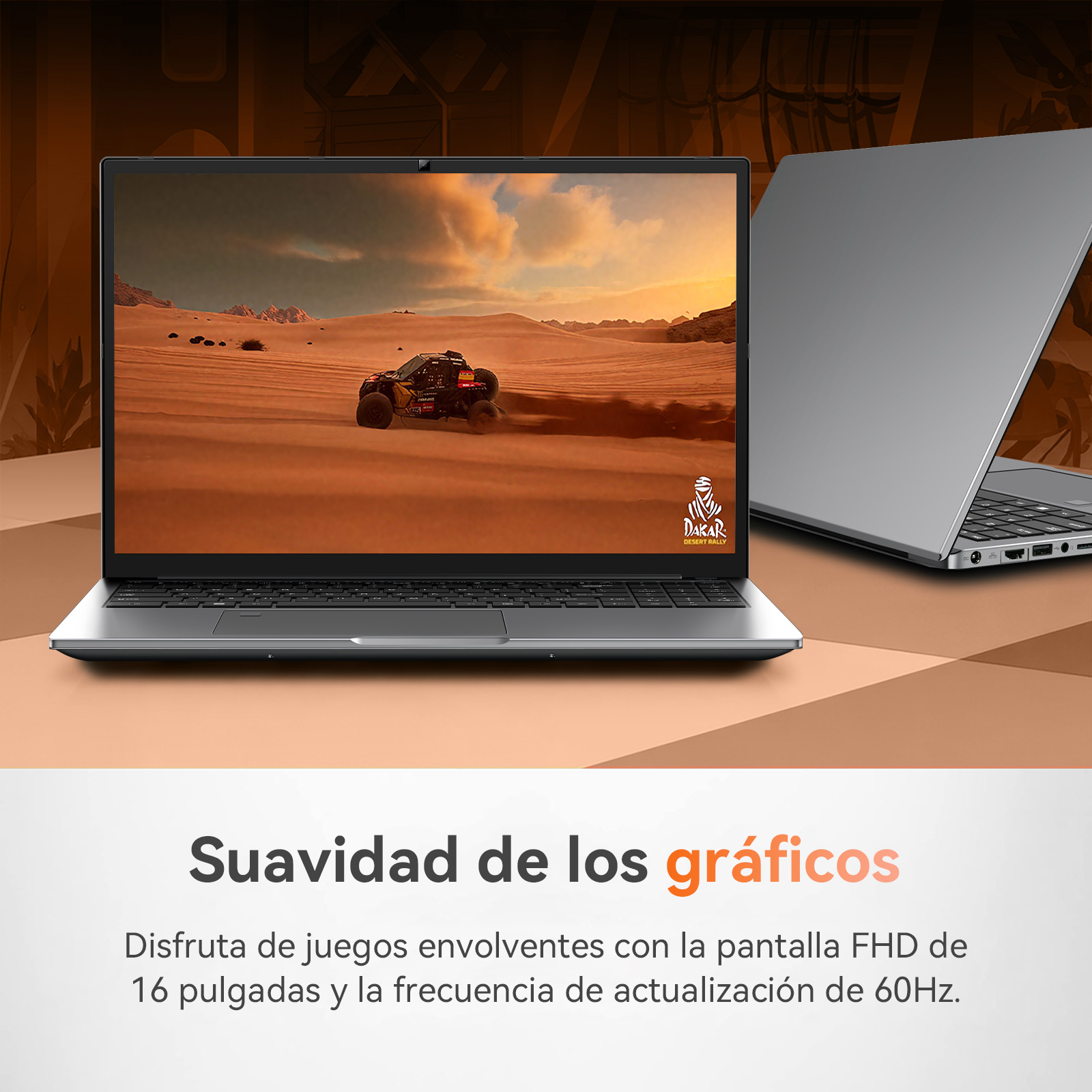 Una laptop plateada muestra un juego de rally en el desierto con fondo naranja y marrón.