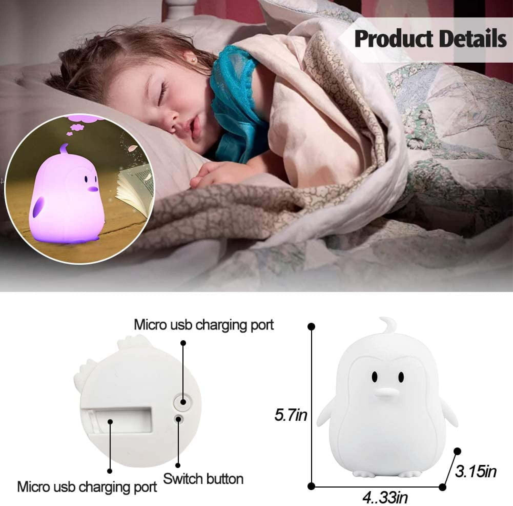 Ein Kind schläft im Bett neben einem Pinguin-Nachtlicht, dessen Maße und Anschlüsse dargestellt sind.