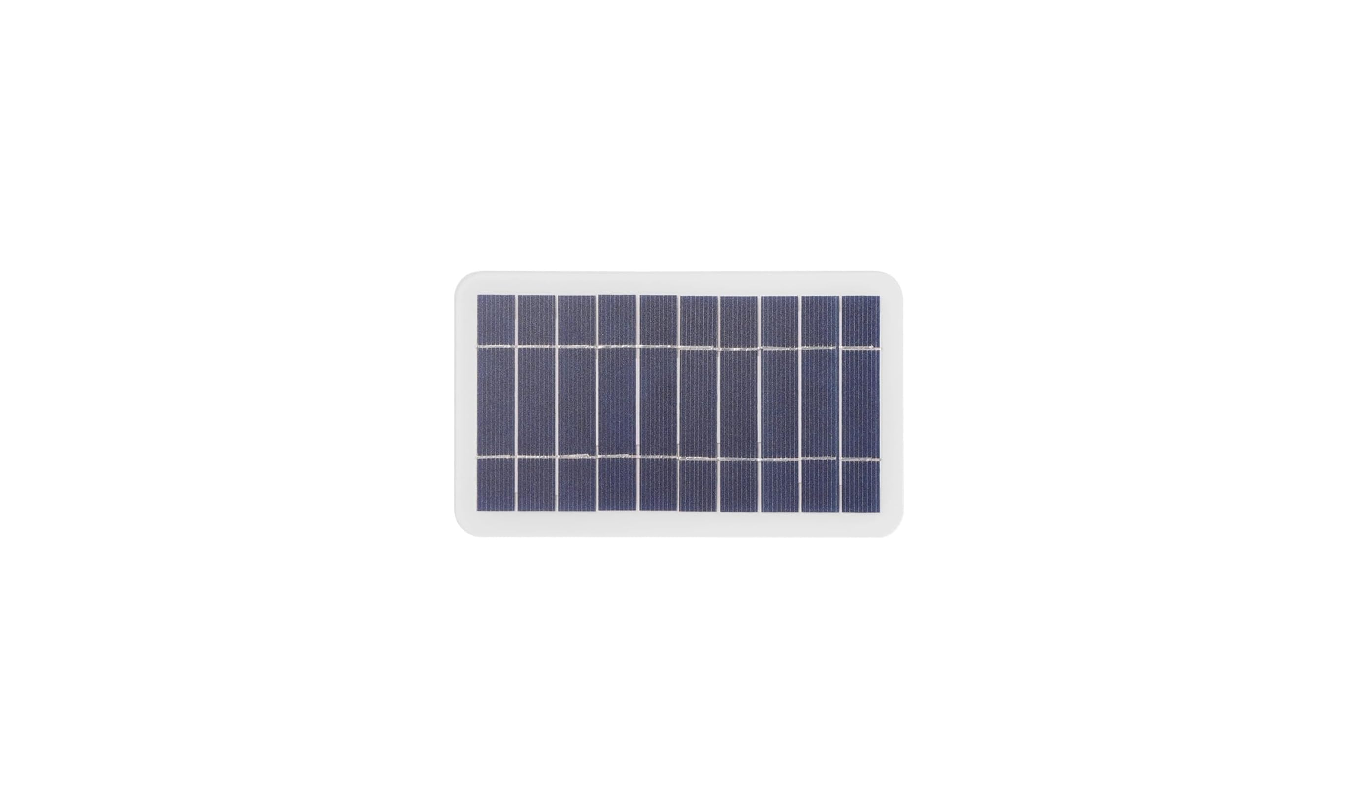 Ein kleines rechteckiges Solarmodul mit blauen Solarzellen auf weißem Hintergrund.