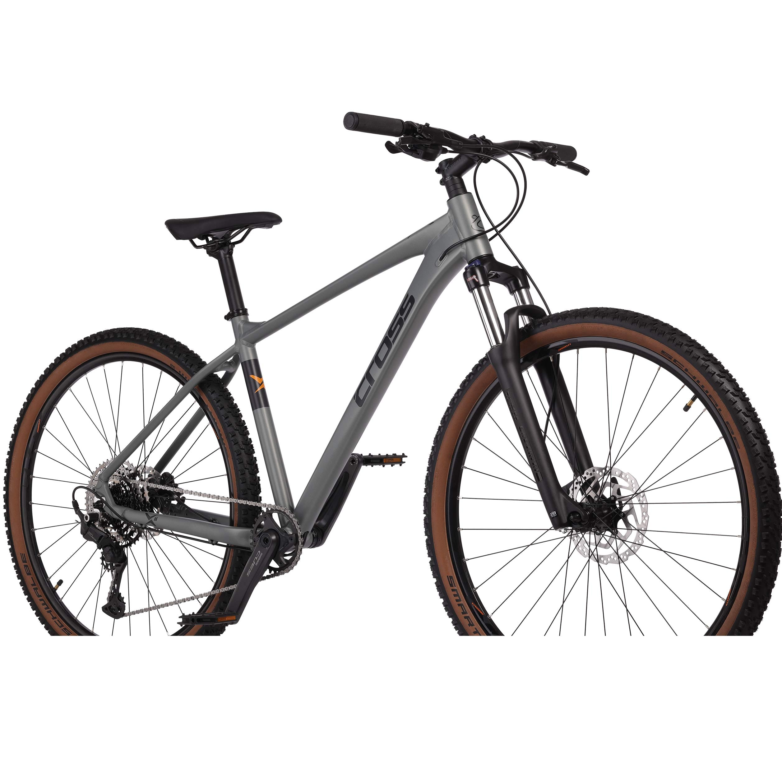 Graues Cross-Mountainbike mit braunen Reifen und Scheibenbremsen auf weißem Hintergrund.