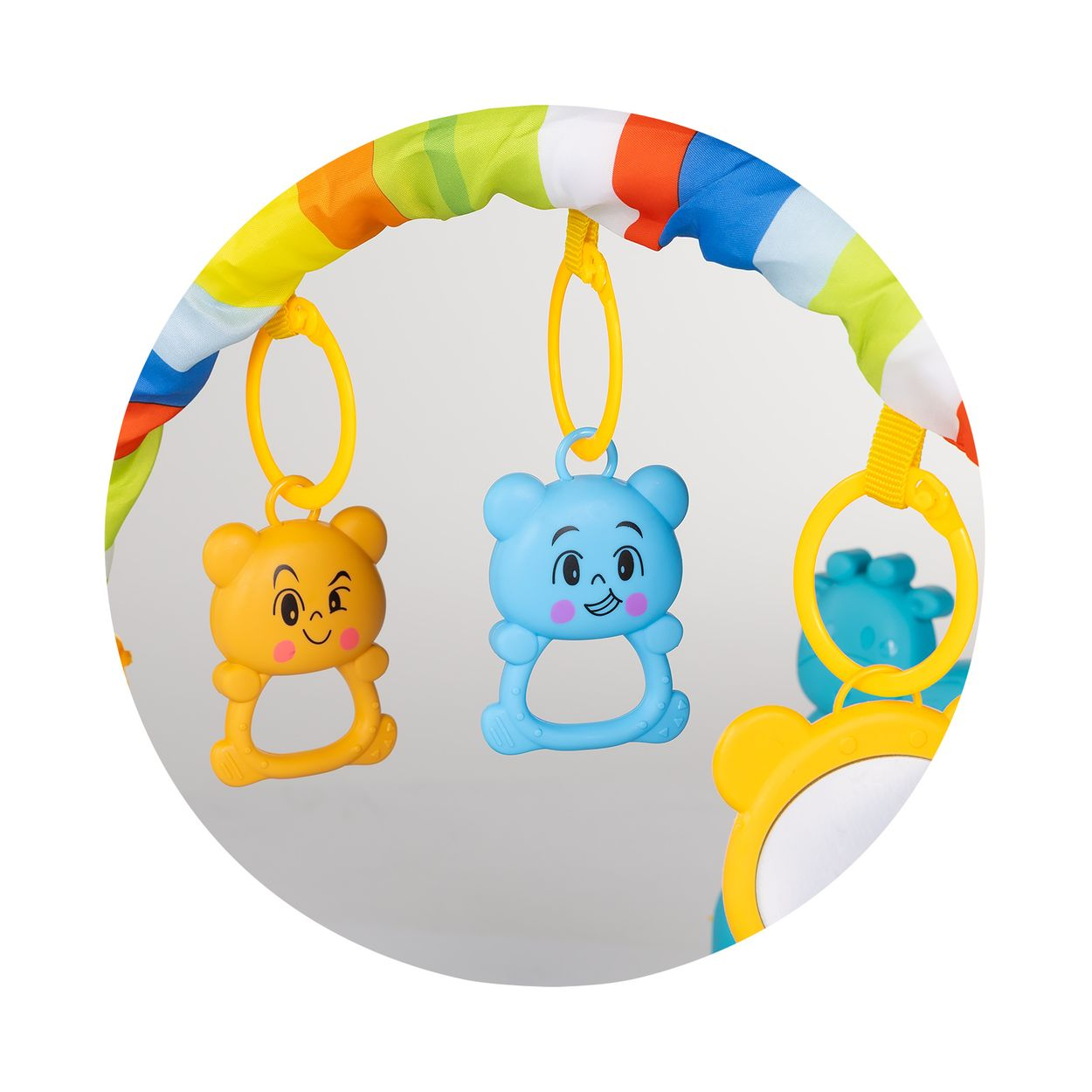 Bunter Spielbogen mit gelben, blauen Tierfiguren und einem Spiegel vor weißem Hintergrund.