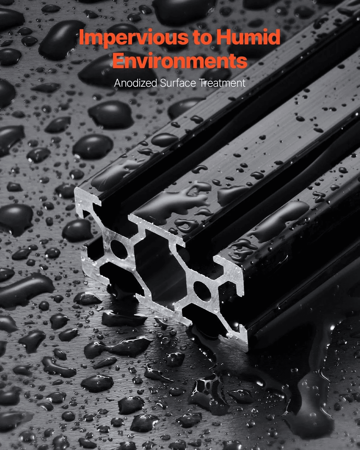 Perfil de aluminio negro con gotas de agua y texto.