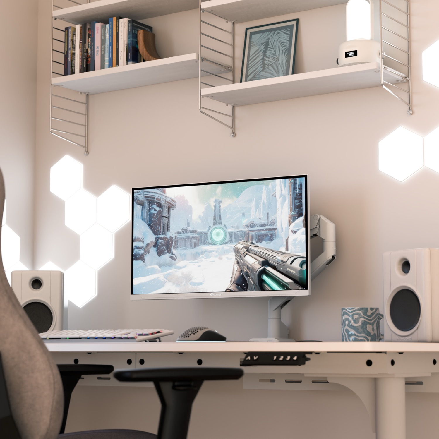 Una luminosa scrivania da gioco con monitor, tastiera bianca, mouse, altoparlanti e pannelli a parete illuminati.
