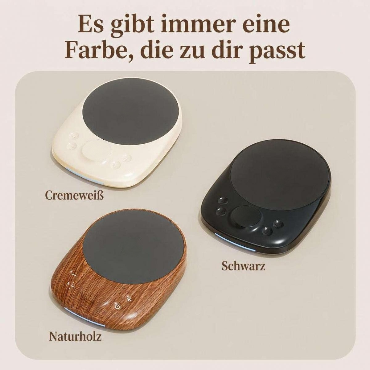 Drei runde Heizplatten in Cremeweiß, Schwarz und Naturholz vor einem grauen Hintergrund mit deutschem Werbetext.