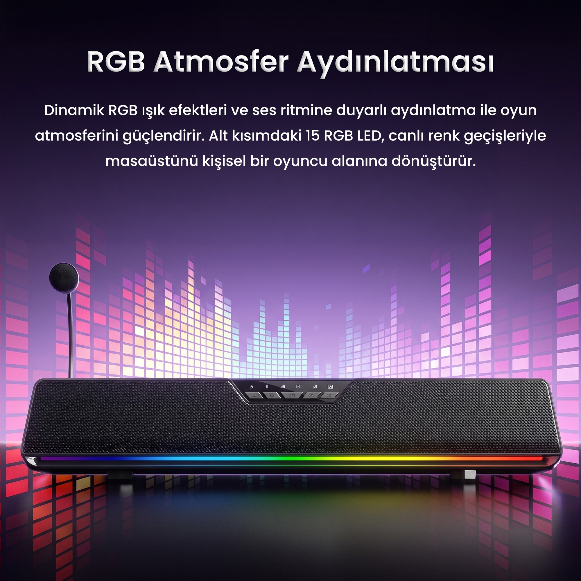 Soyut mor bir arka plan önünde RGB aydınlatmalı ve mikrofonlu siyah bir soundbar.