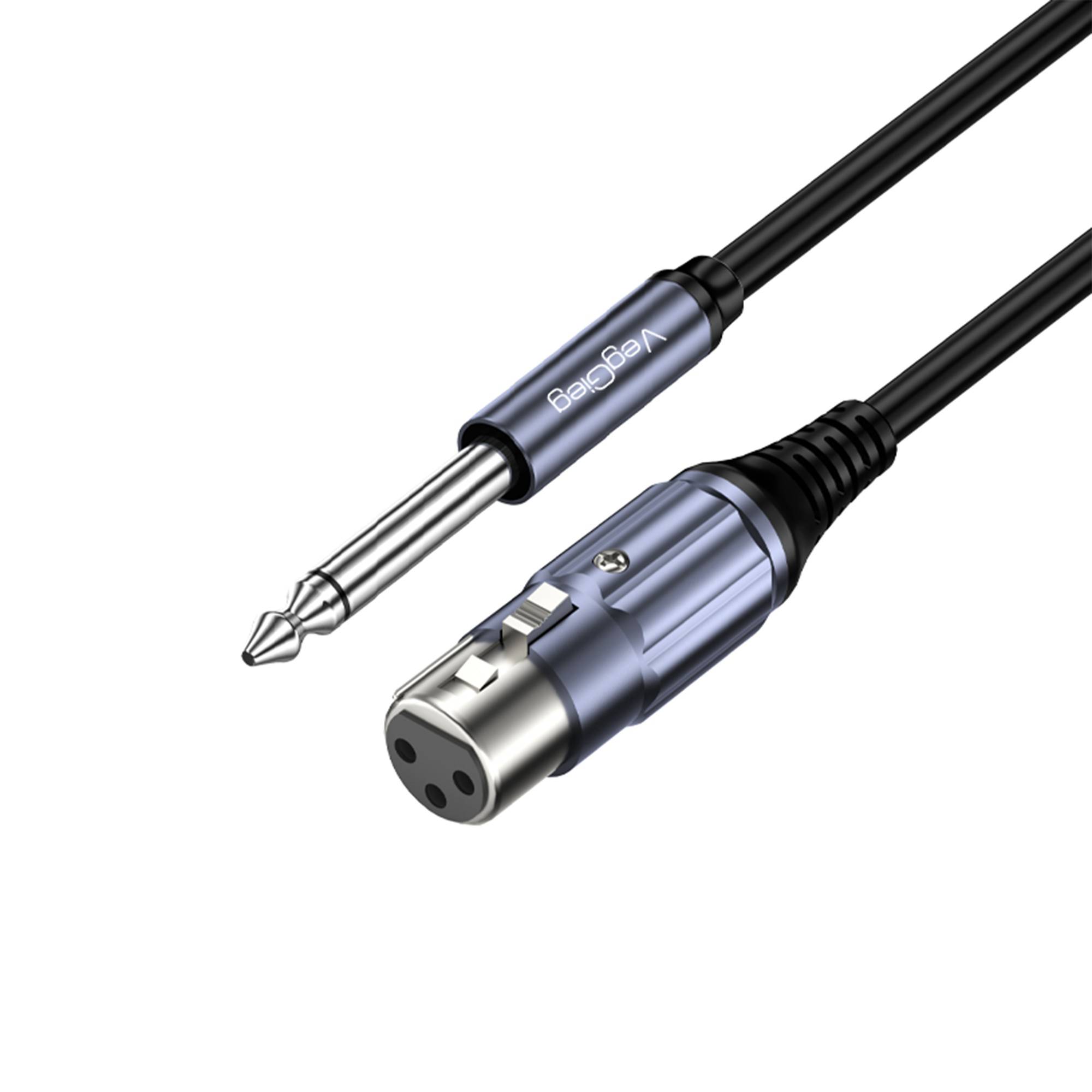 Beyaz arkaplanda 6.35mm jak konnektörlü ve XLR fişli siyah bir ses kablosu.