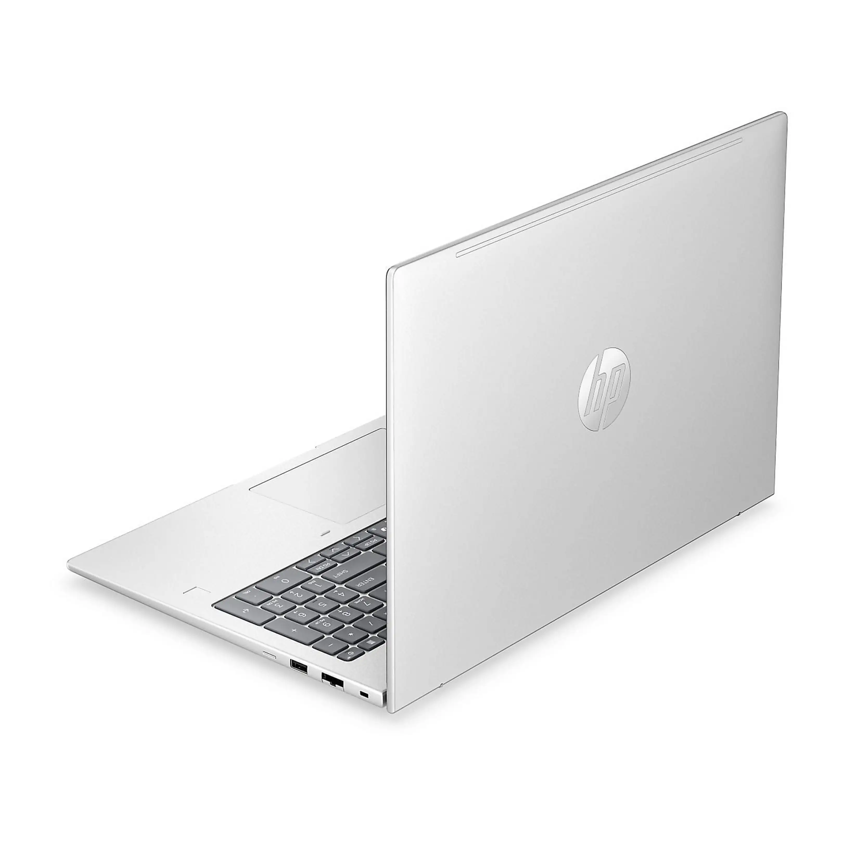 Un computer portatile HP argento su una superficie bianca, che mostra il retro chiuso e parte della tastiera.