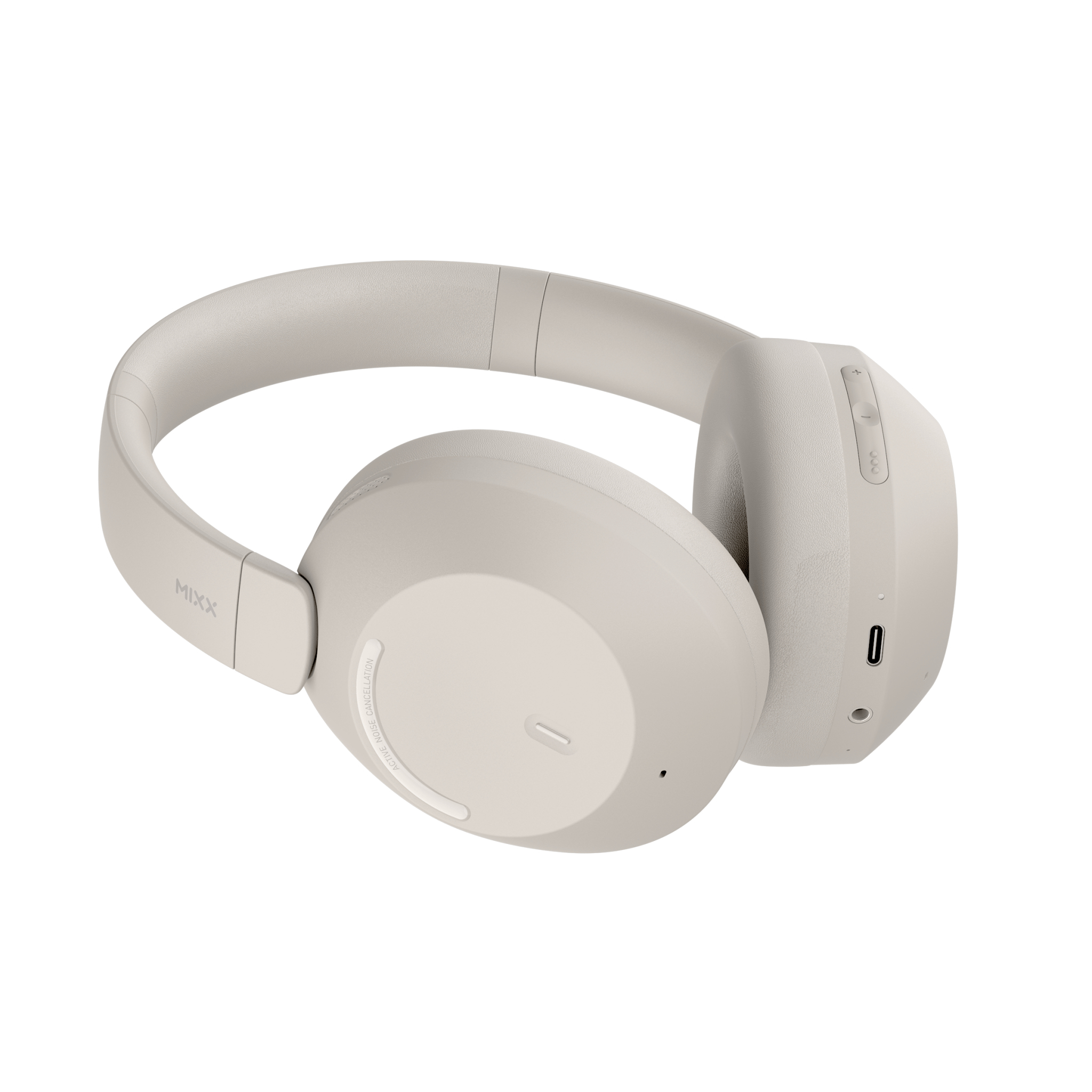 Beige Over-Ear-WLAN-Kopfhörer mit Bedientasten und Ladeanschluss an der rechten Ohrmuschel, isoliert auf weiß.