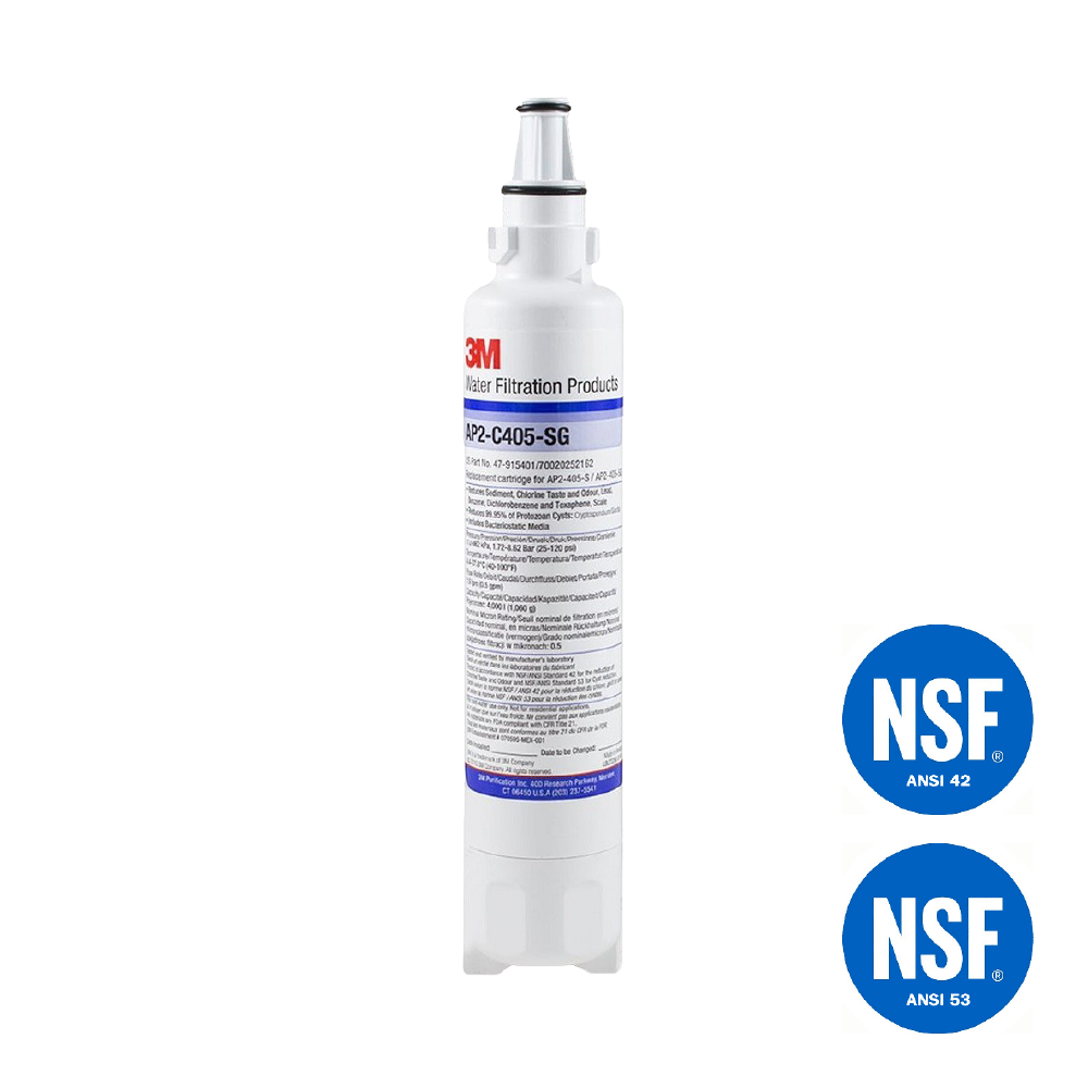 3M Wasserfilterpatrone mit blauer Etikette und zwei NSF-Zertifizierungslogos auf weißem Hintergrund.