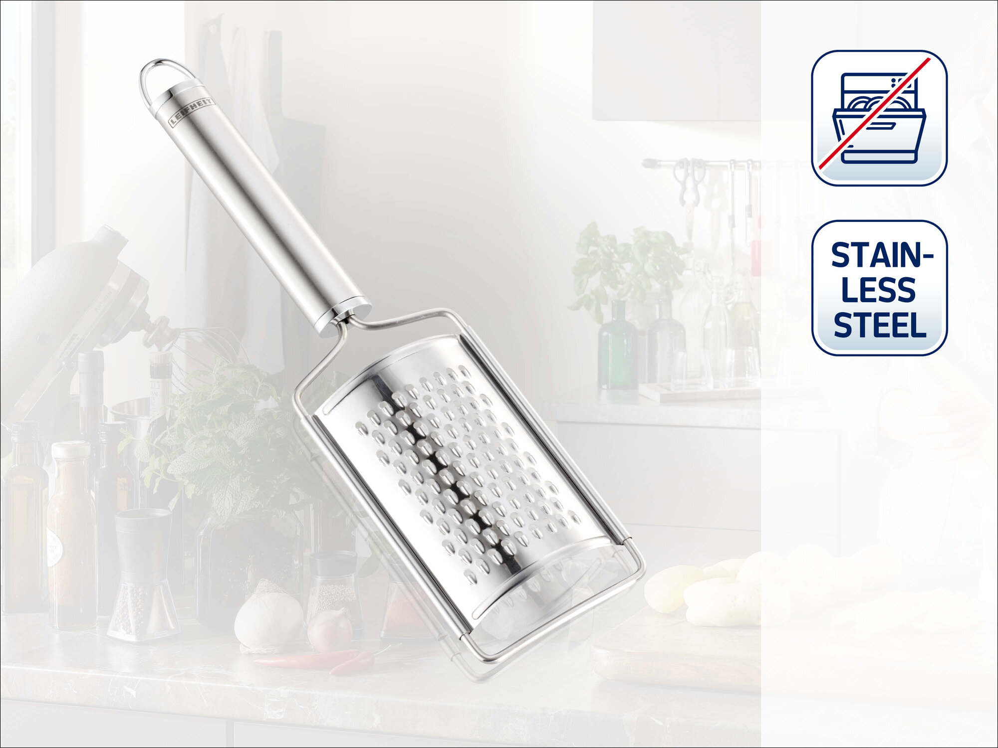 Grattugia da cucina in acciaio inossidabile con icone di divieto lavastoviglie e materiale.