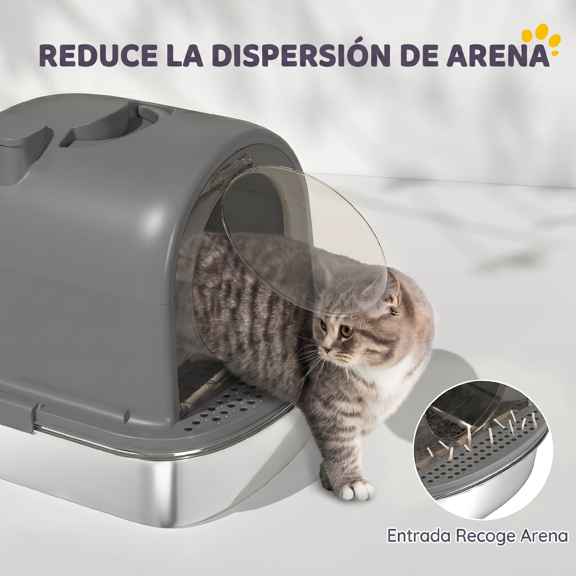 Un arenero para gatos gris con puerta transparente, del que sale un gato atigrado gris.