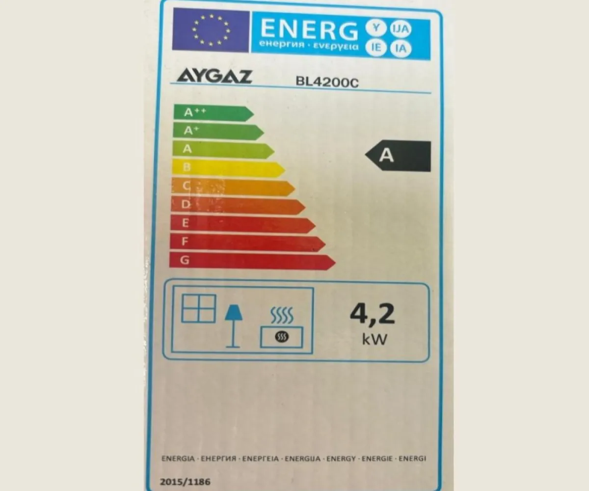 Aygaz BL4200C enerji etiketi A sınıfı verimlilik ve 4,2 kW güç gösterir.
