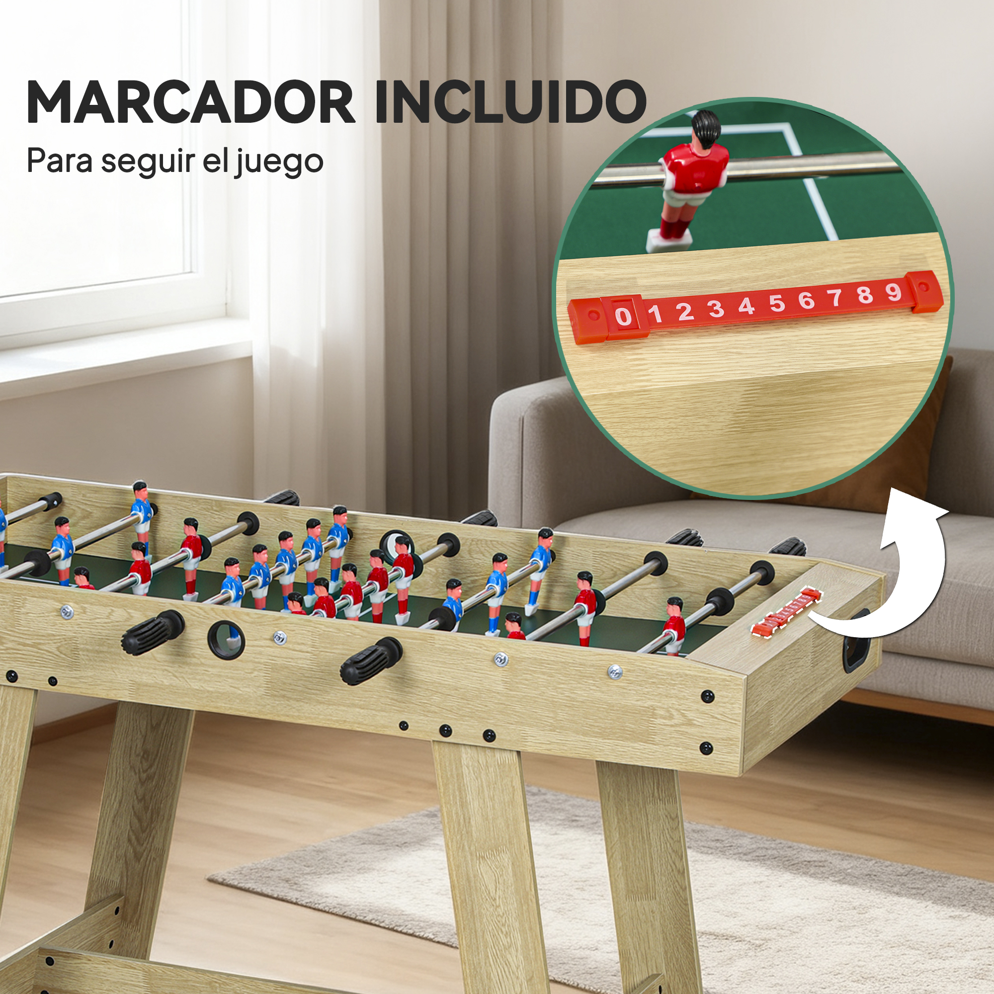 Un futbolín de madera con jugadores y un primer plano de su marcador rojo.