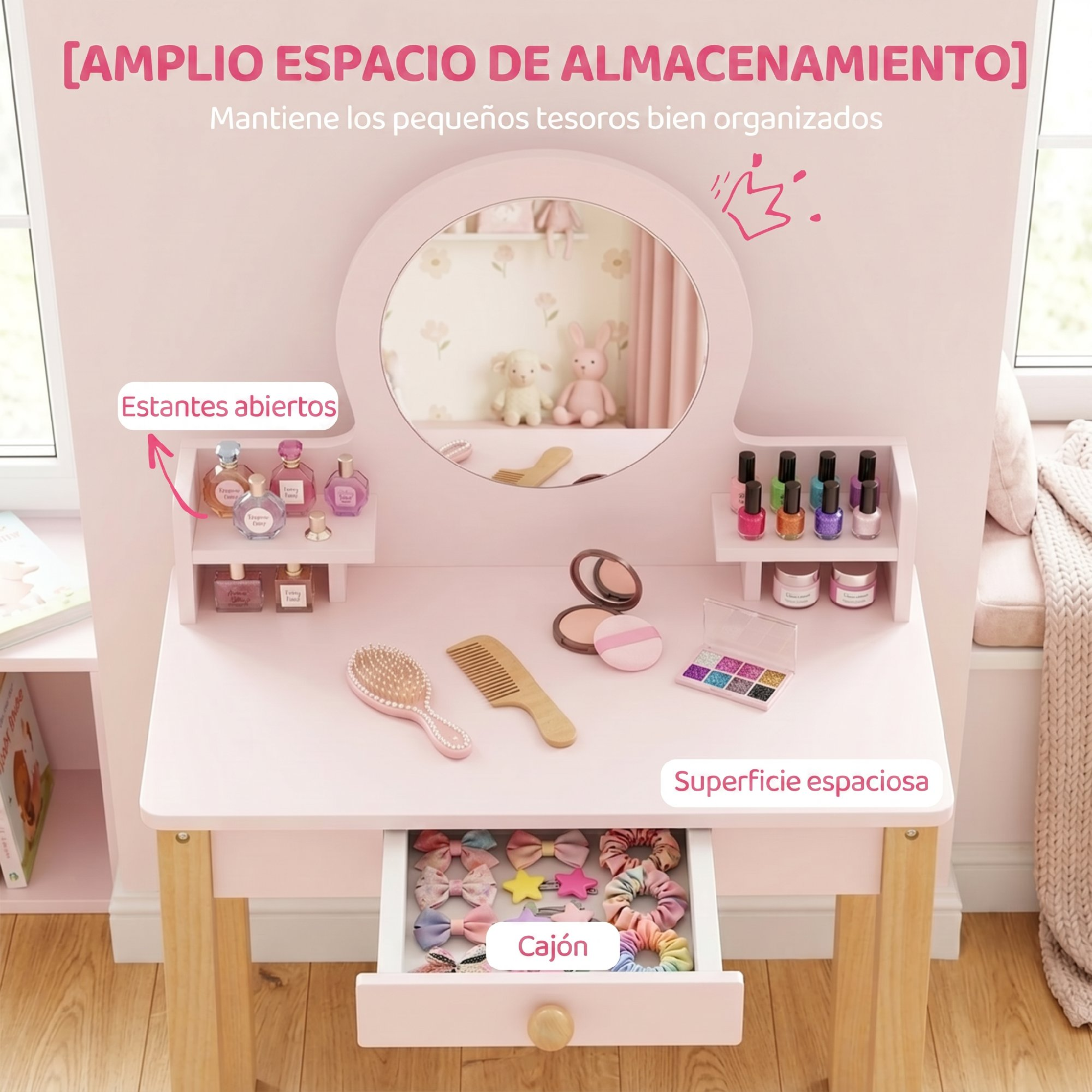 Tocador infantil rosa con espejo redondo, estantes abiertos, cajón lleno de accesorios para el pelo y juguetes de maquillaje.