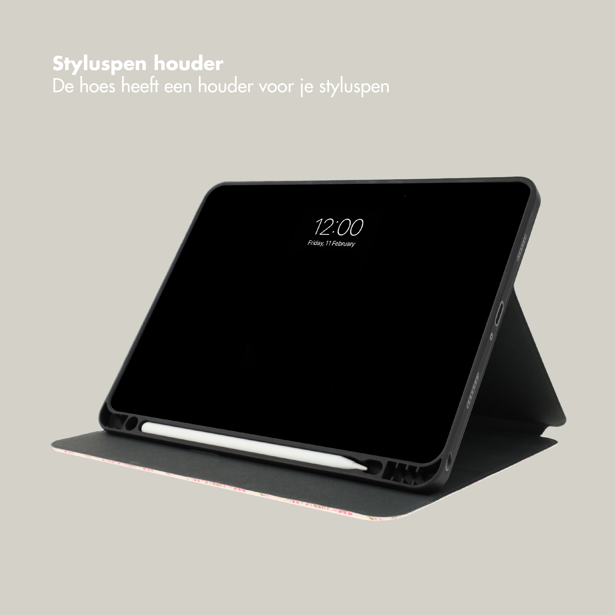 Une tablette dans un étui avec porte-stylet intégré sur fond gris.