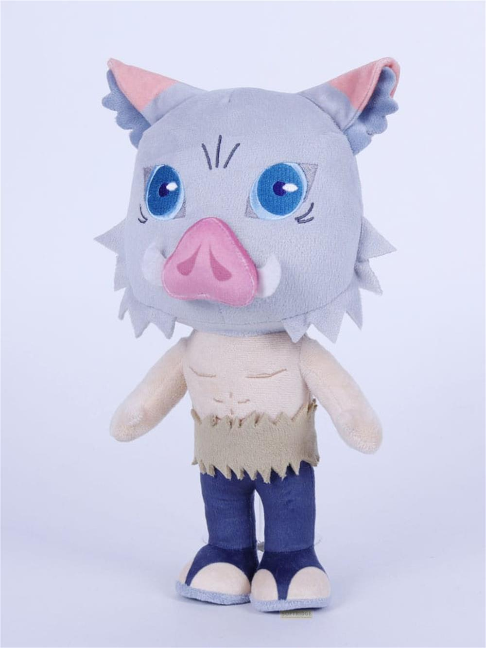 Un peluche con máscara de jabalí, ojos azules, torso beige, taparrabos marrón y pantalones azules sobre fondo blanco.