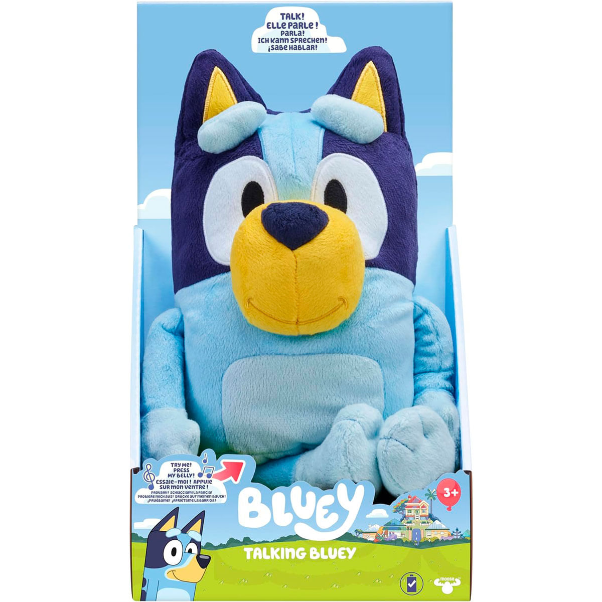 Un peluche de Bluey en una caja de exhibicion azul con texto colorido y el logotipo de Talking Bluey.