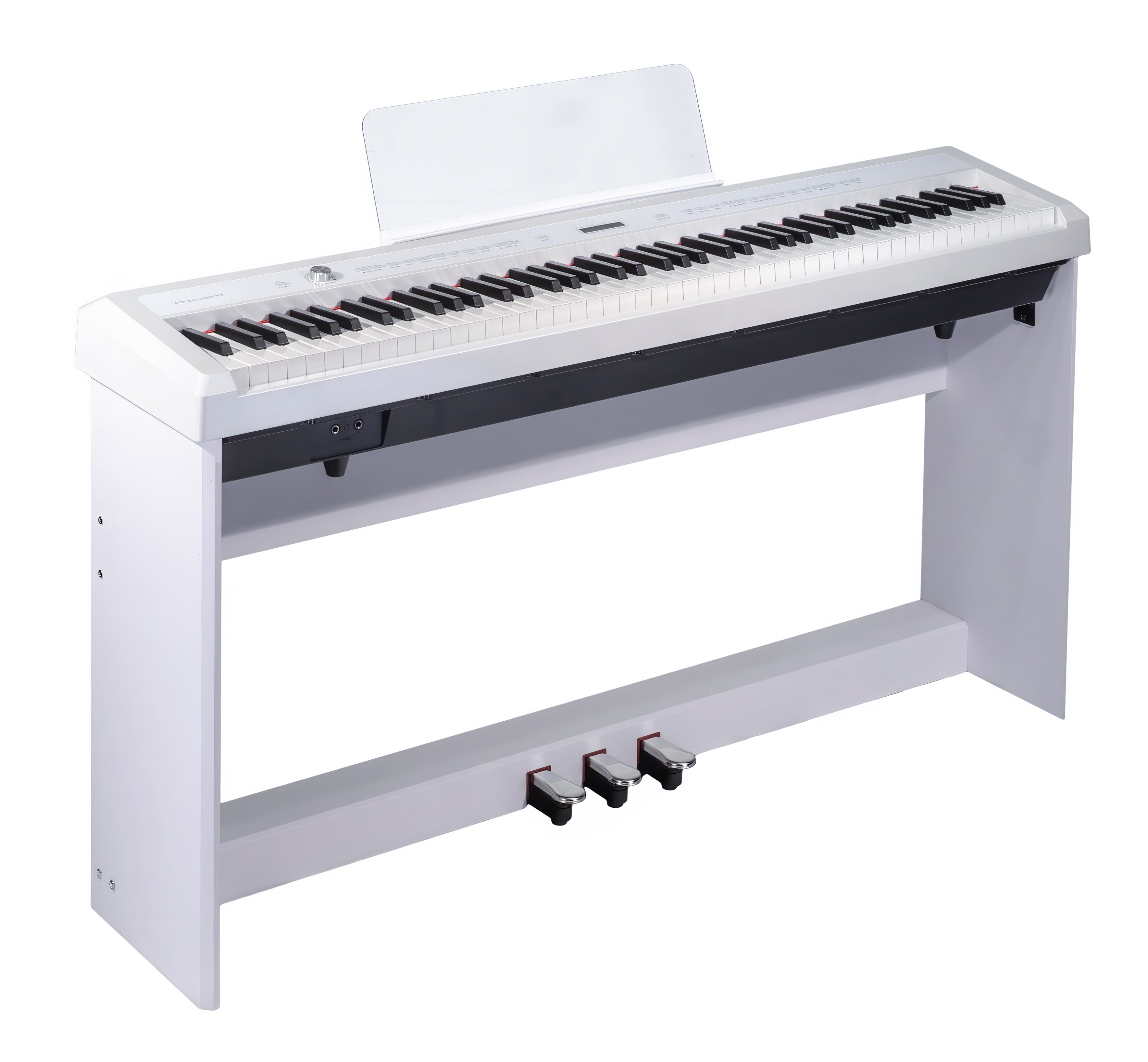Ein weißes Digitalpiano mit Ständer und drei Pedalen auf weißem Hintergrund.